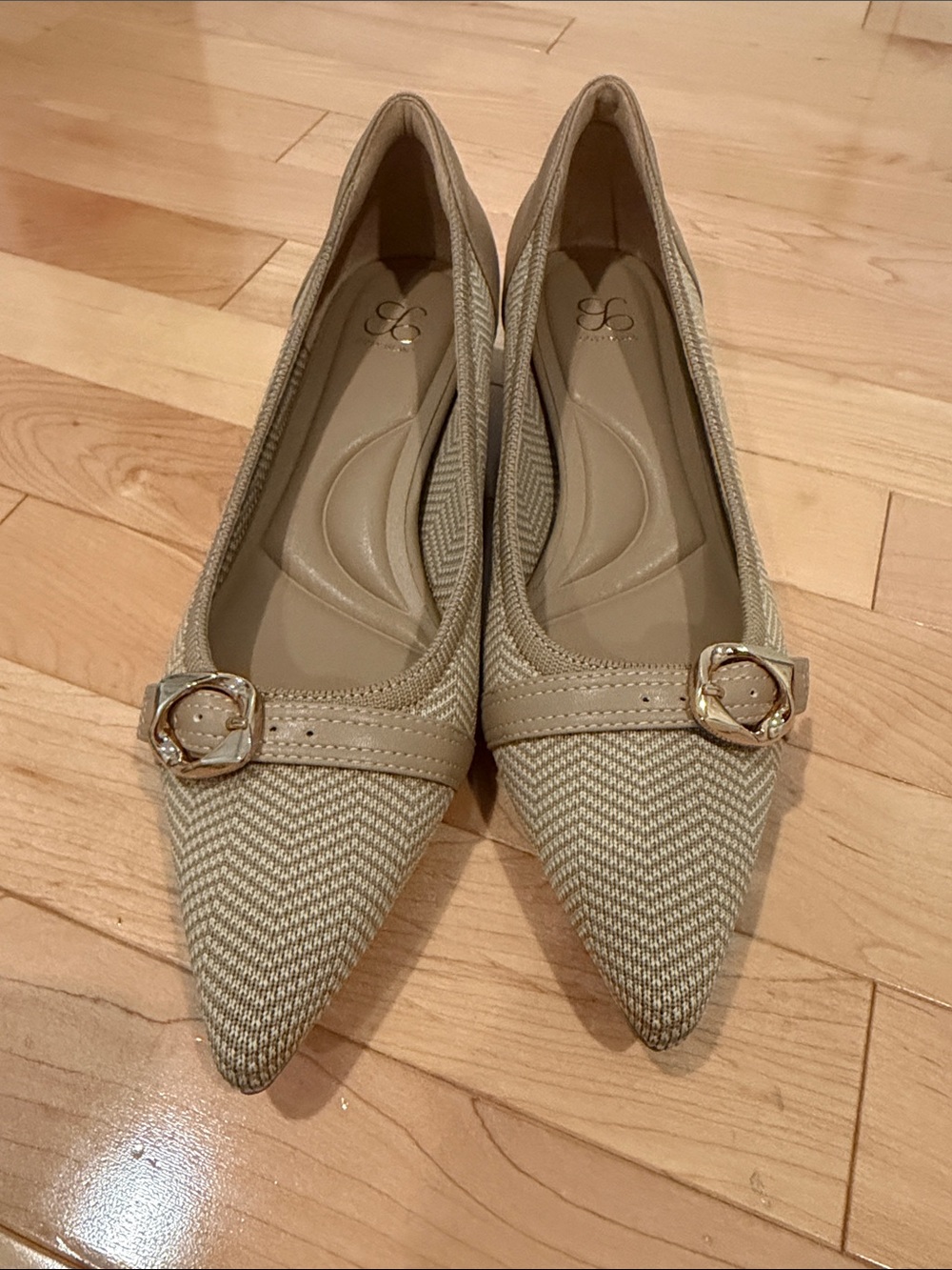 Cosy Island GraceLevel Pointed Toe Block Heeled Pump